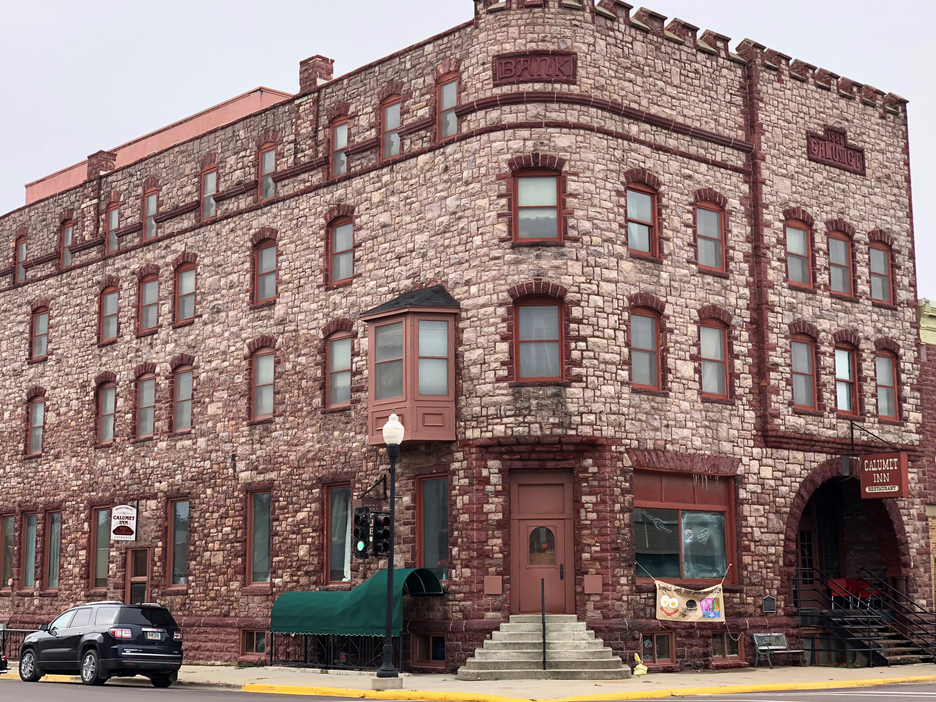 El Calumet Inn Hotel en Pipestone, que parece como un castillo