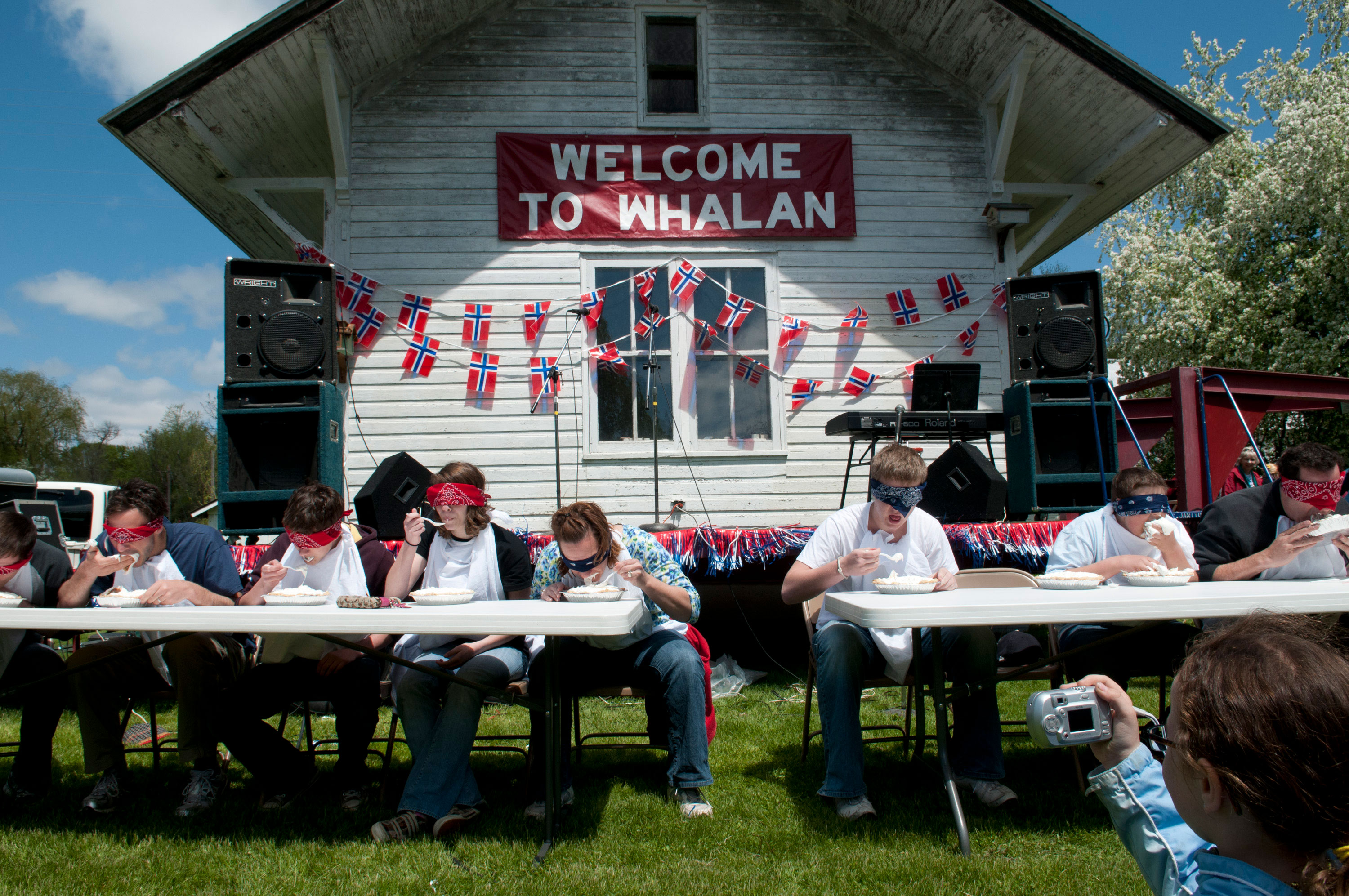 Pie eating contest at Whalan Stand Still Parade