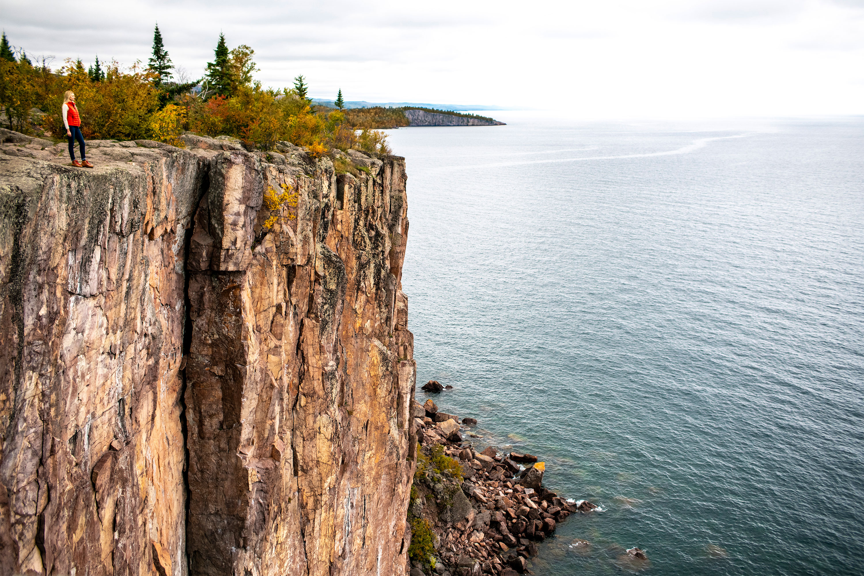 Beaver Bay Palisade Head fall North Shore hiking