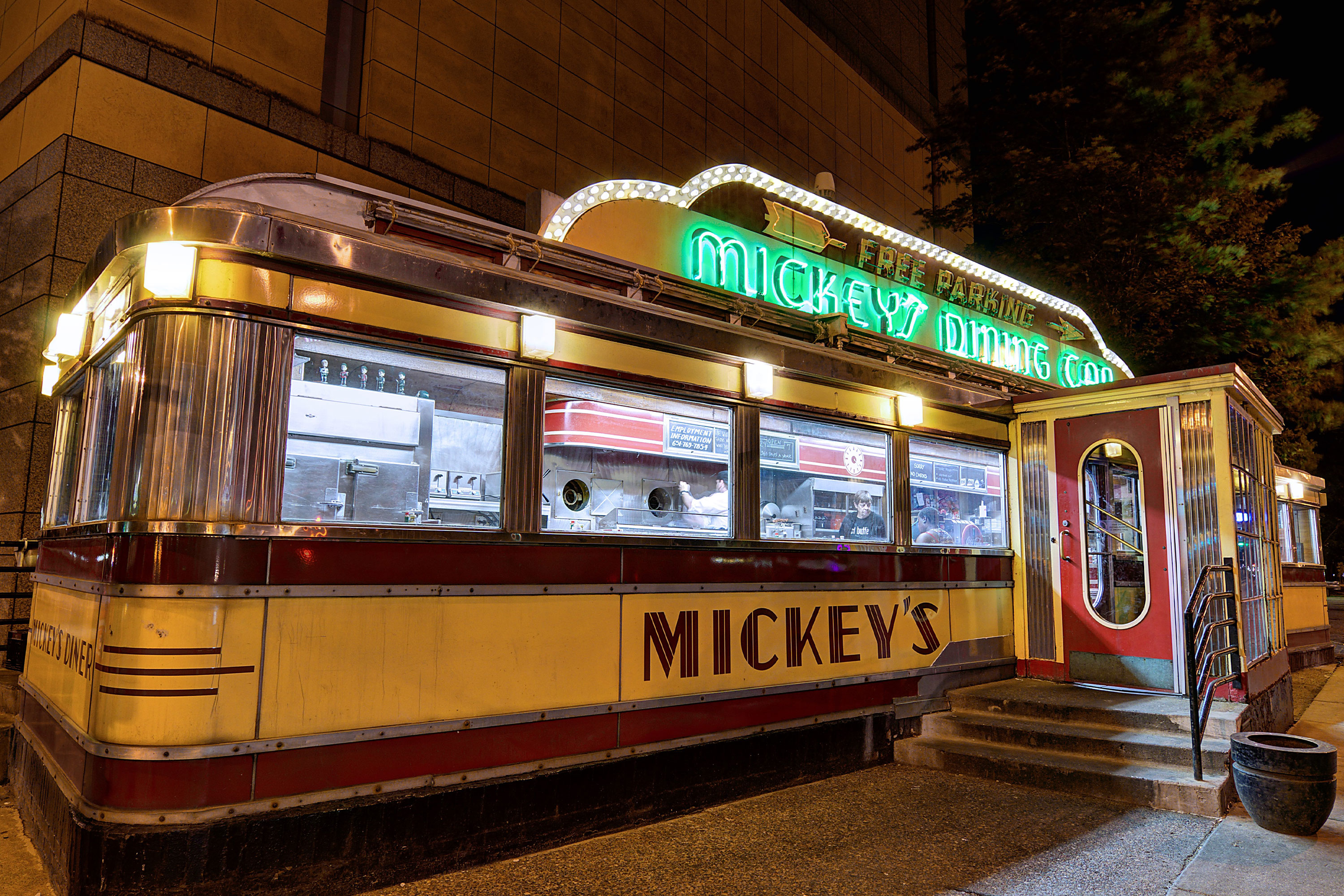 Mickeys diner in downtown Saint Paul