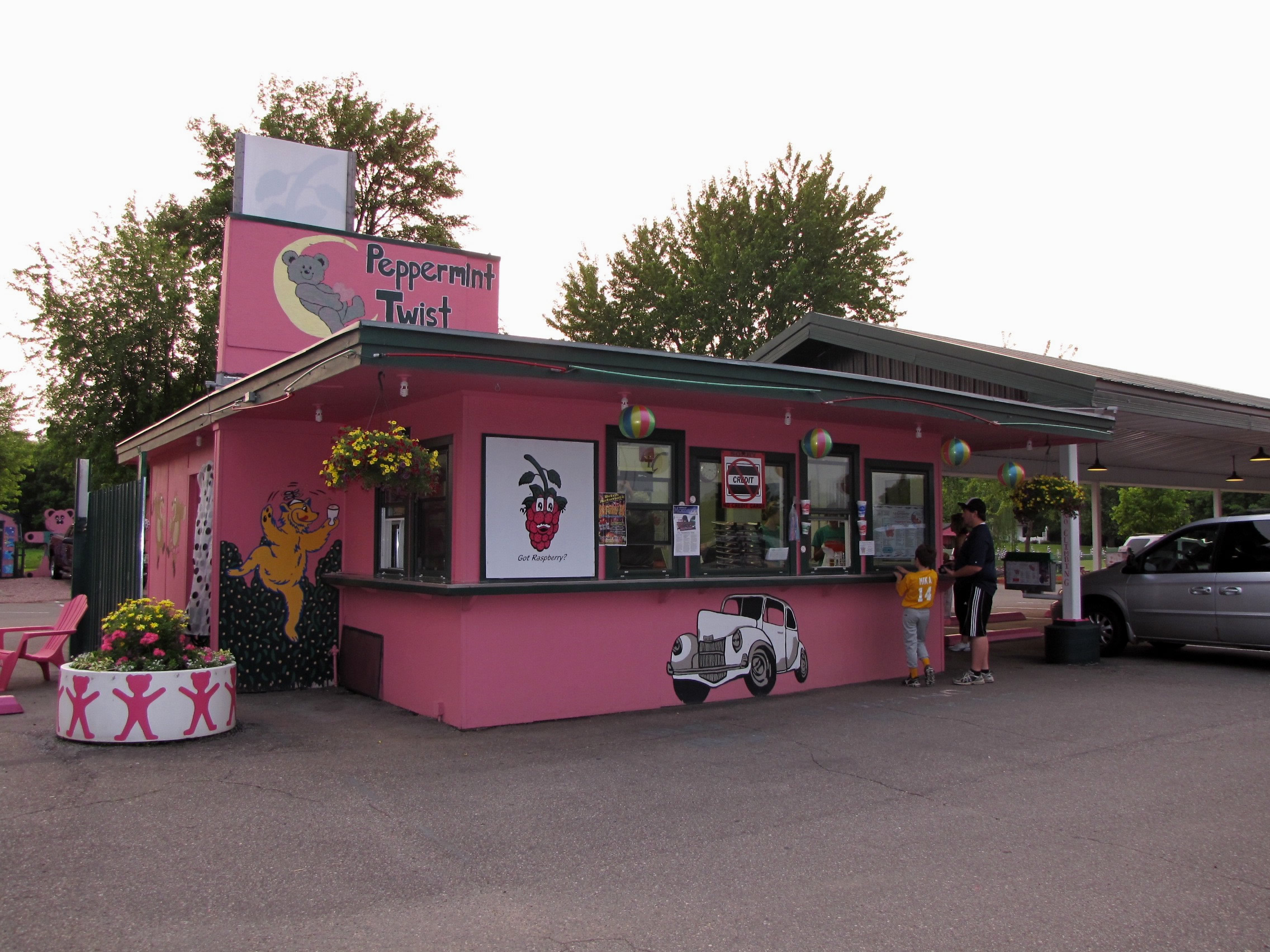 A pink drive in restaurant in Delano