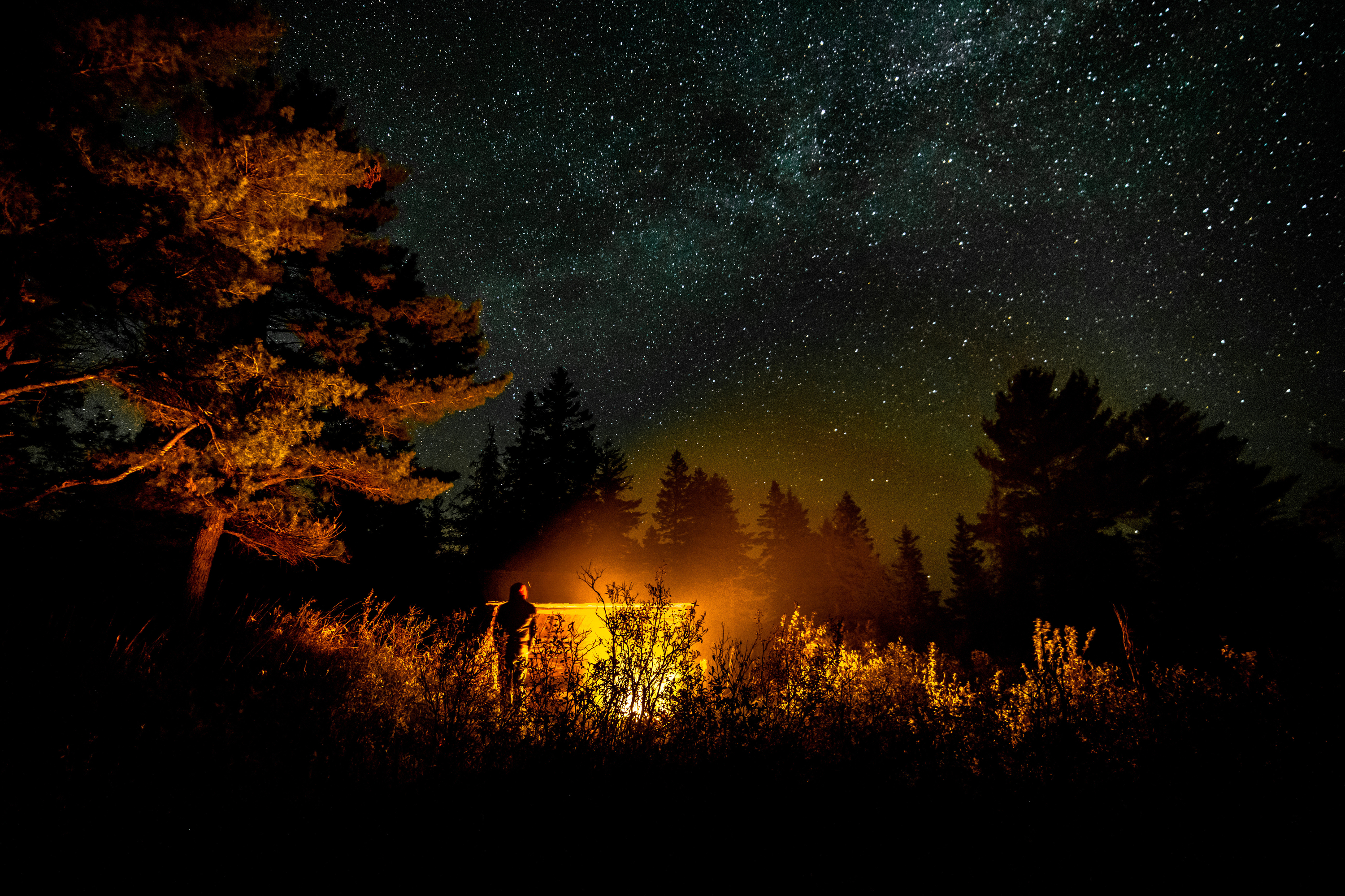 Night sky and campfire at Split Rock Creek State Park