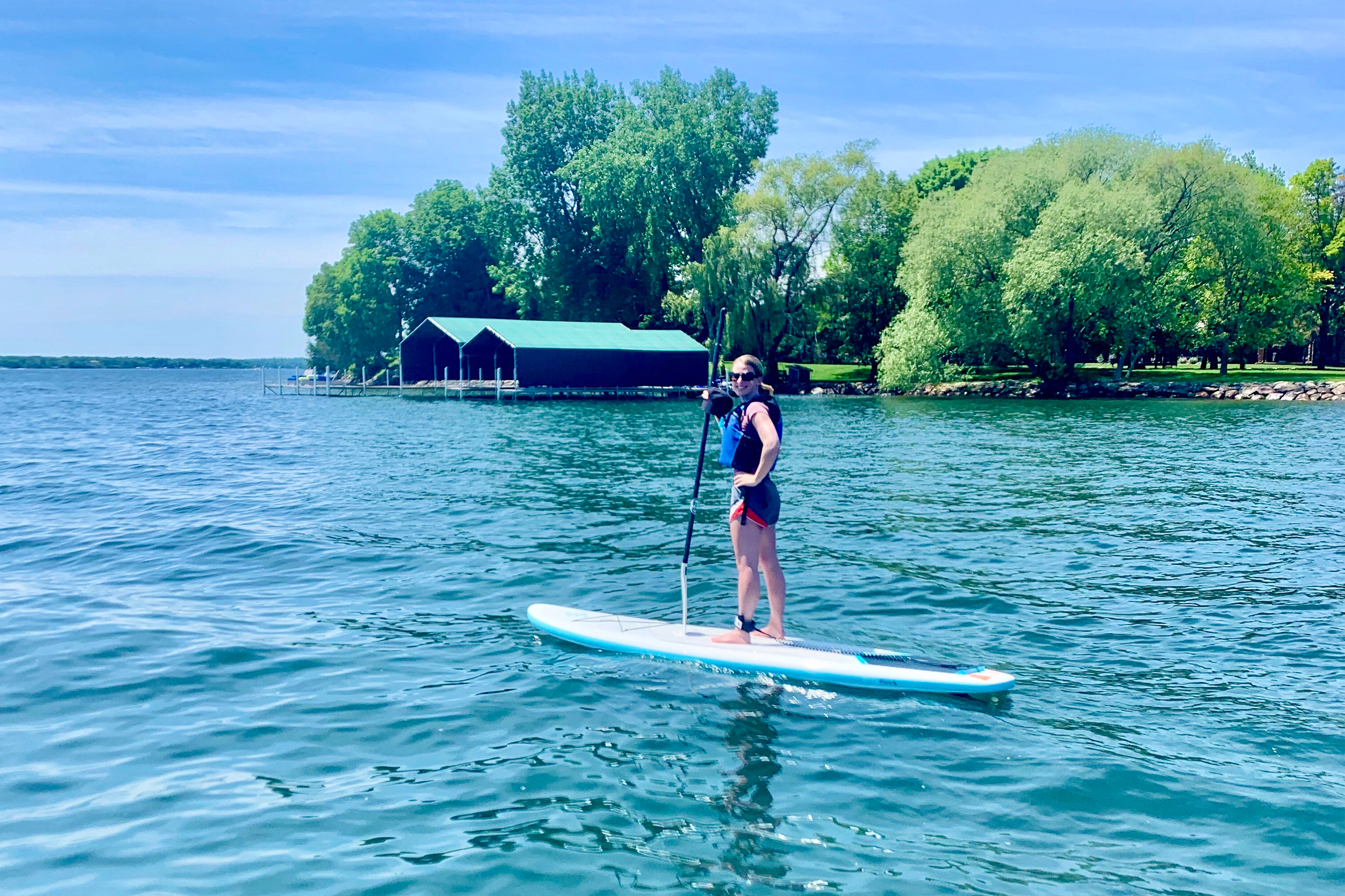 Exploring the shoreline of Lake Minnetonka from Wayzata Bay