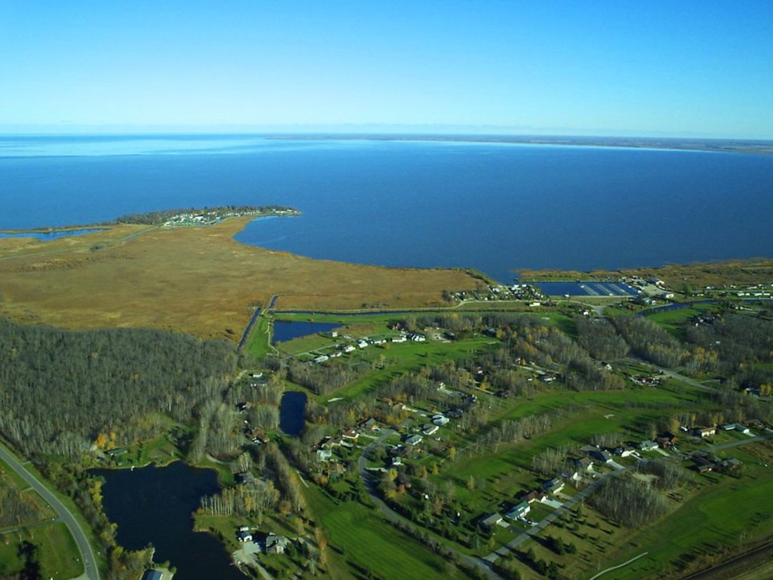 An aerial shot of Warroad Estates