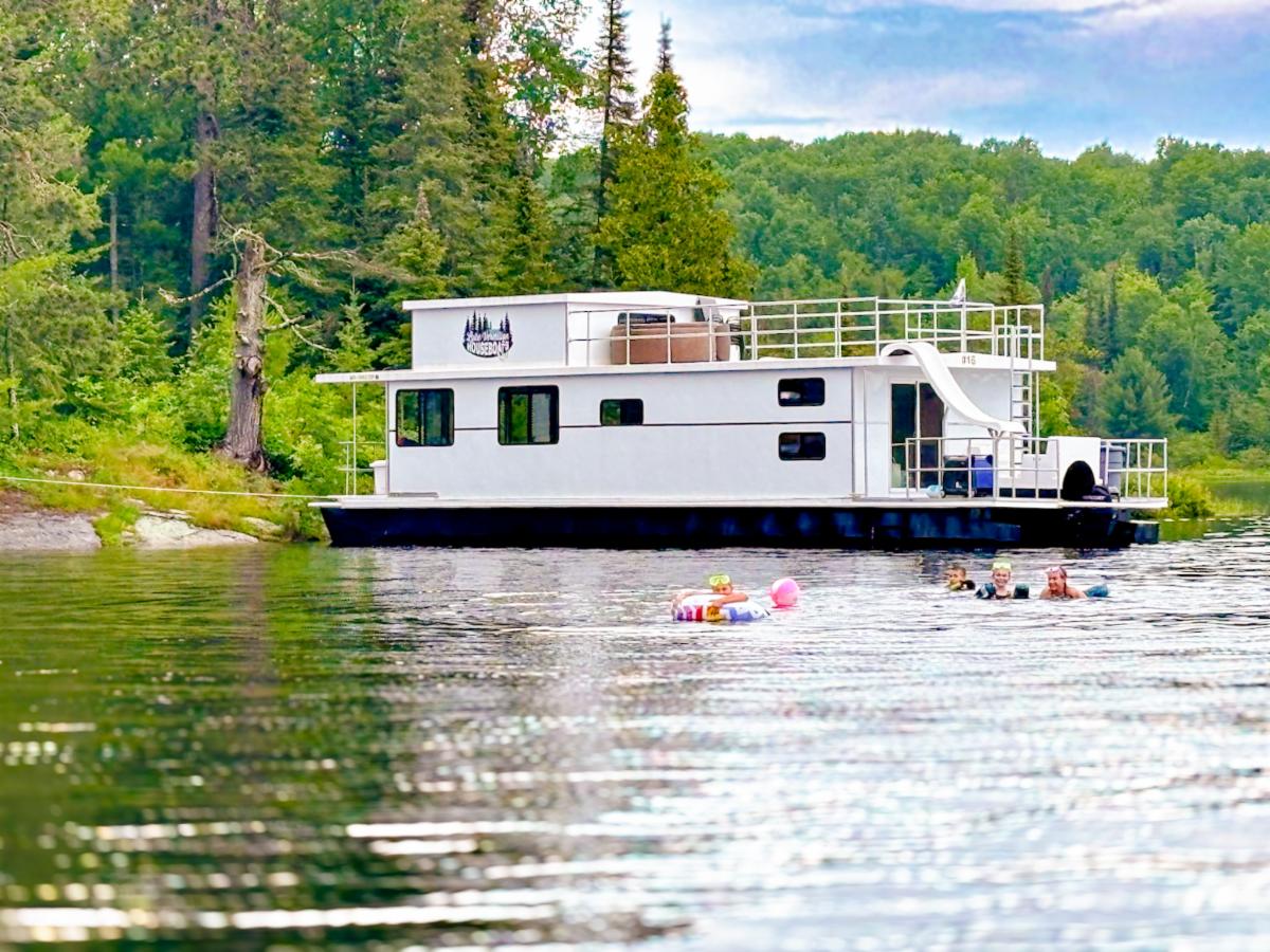 Lake Vermilion Houseboats