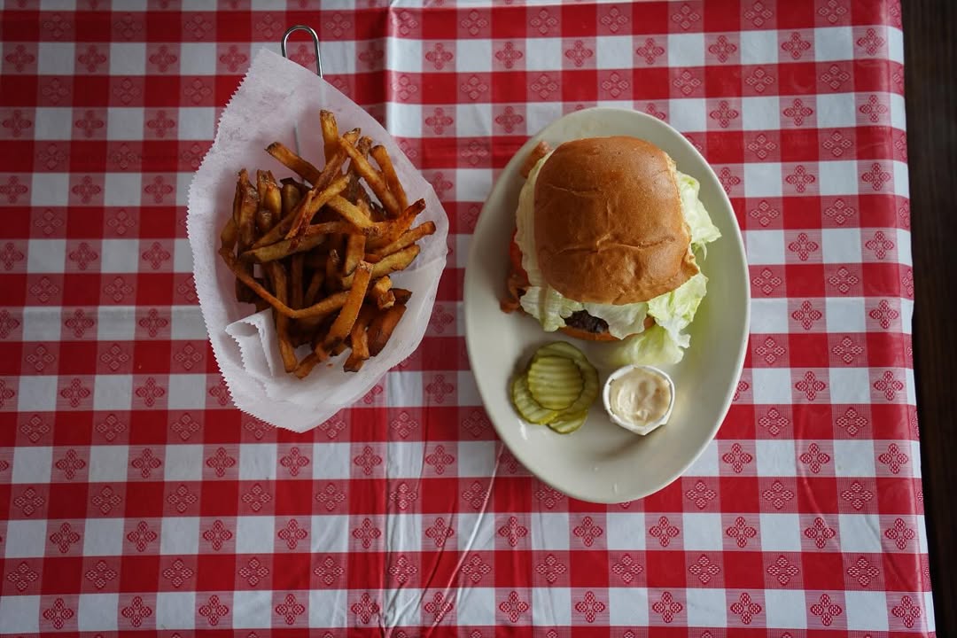 Annie's Parlour