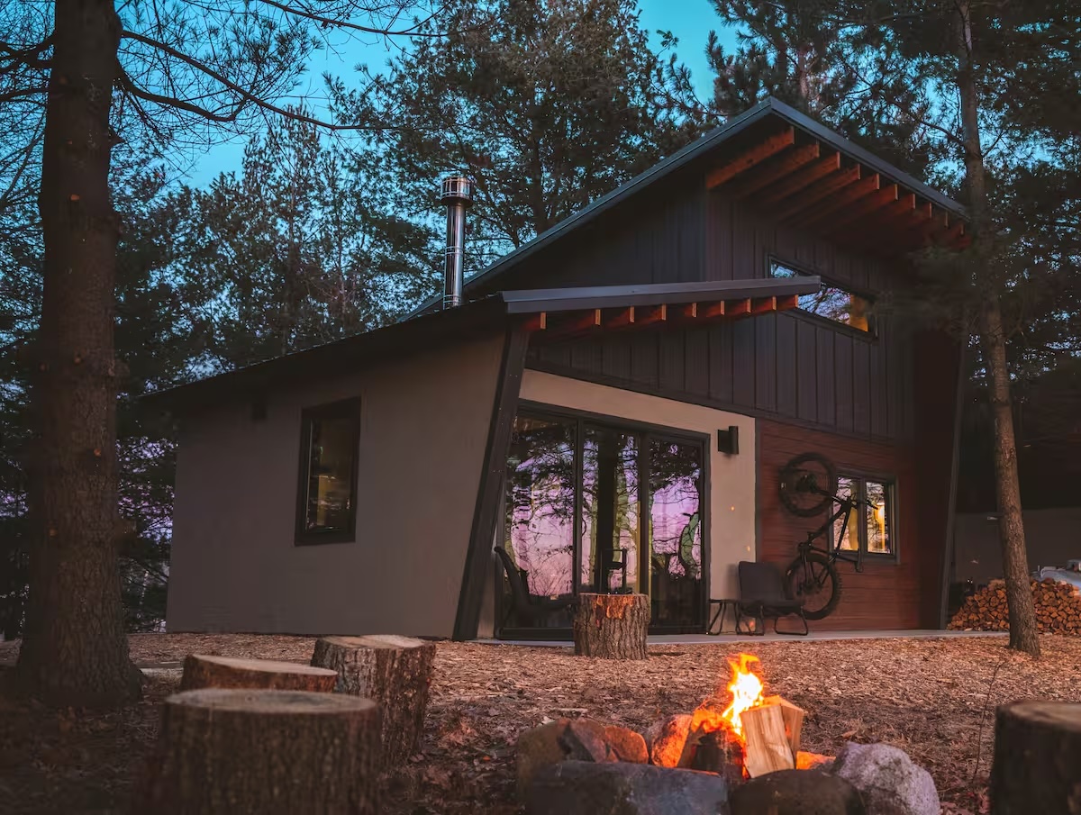 The Dragonfly Cabin on Ironton Island