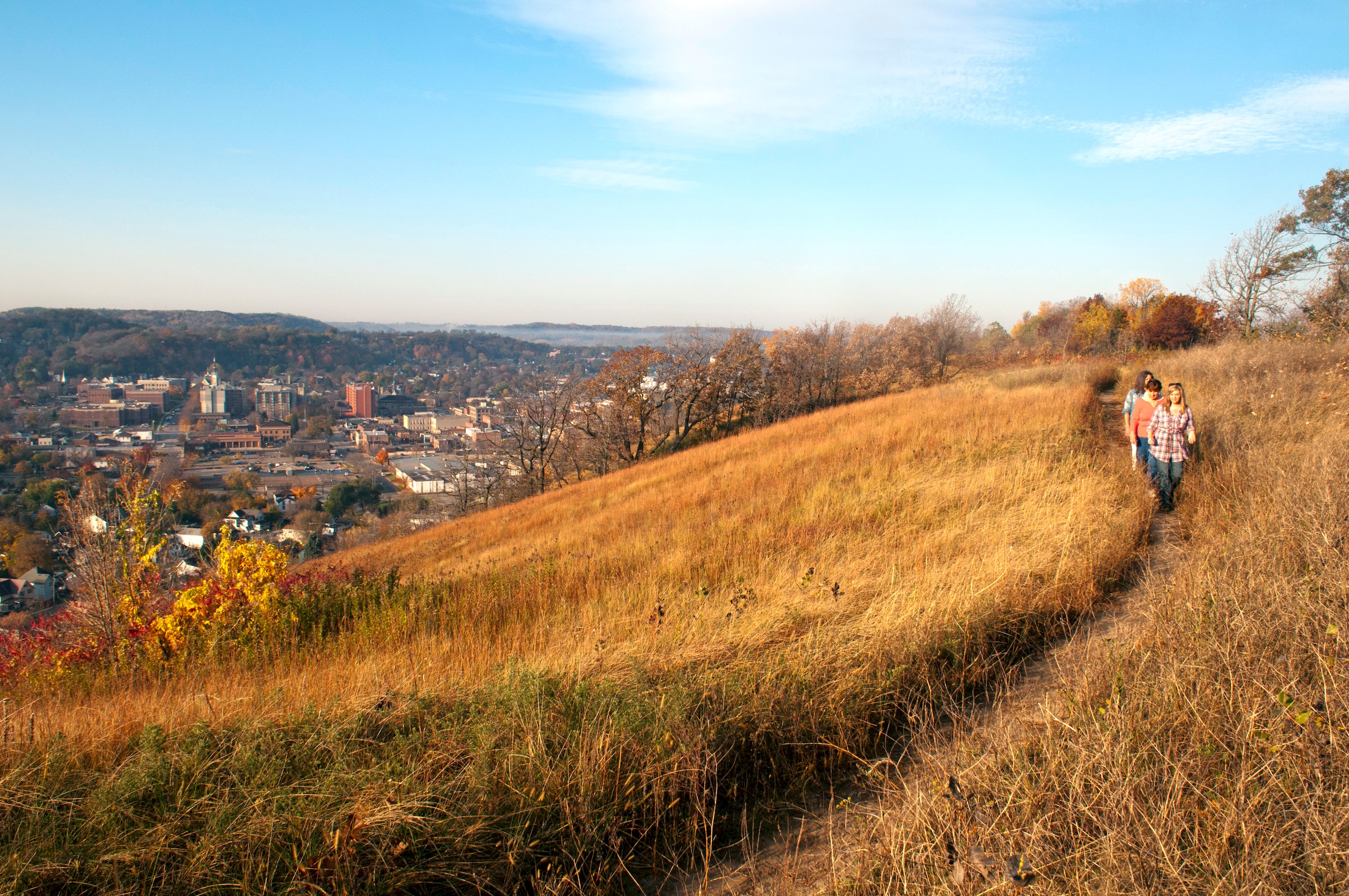 A fall hike at Barn Bluff