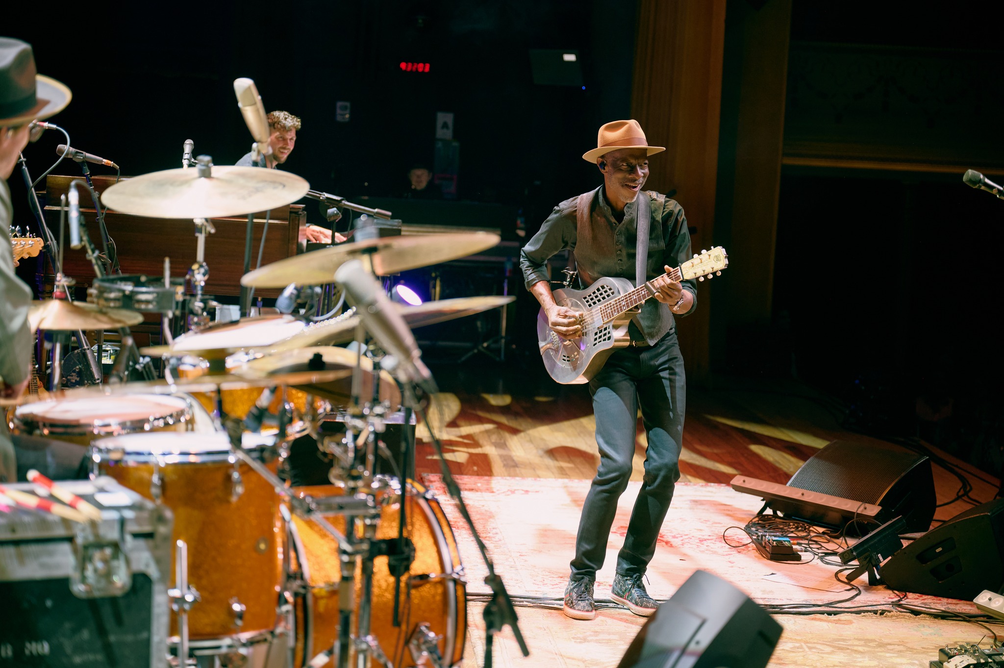 Keb' Mo' live at Ryman Auditorium