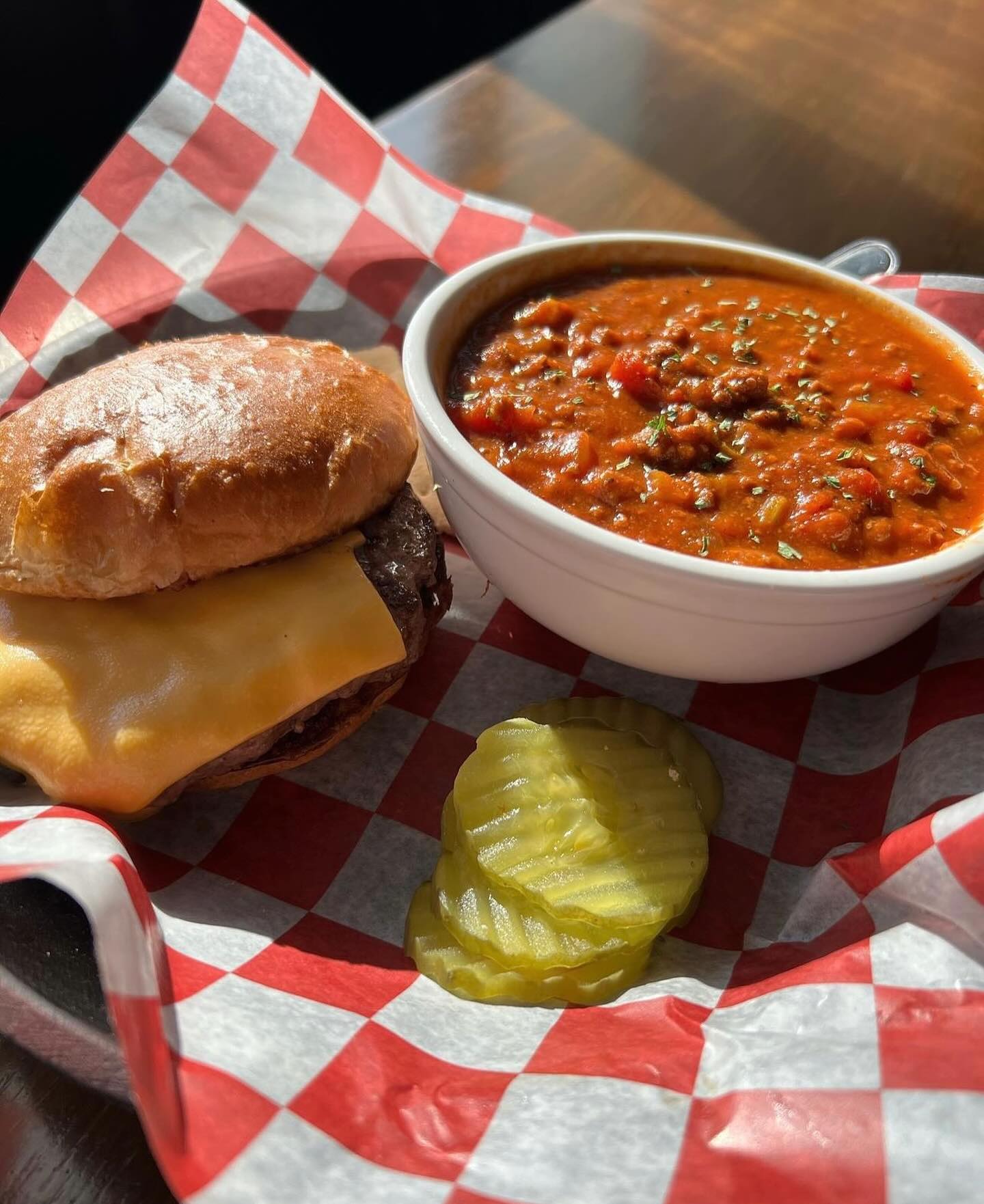 A cheeseburger and chili at Travelers Inn Restaurant
