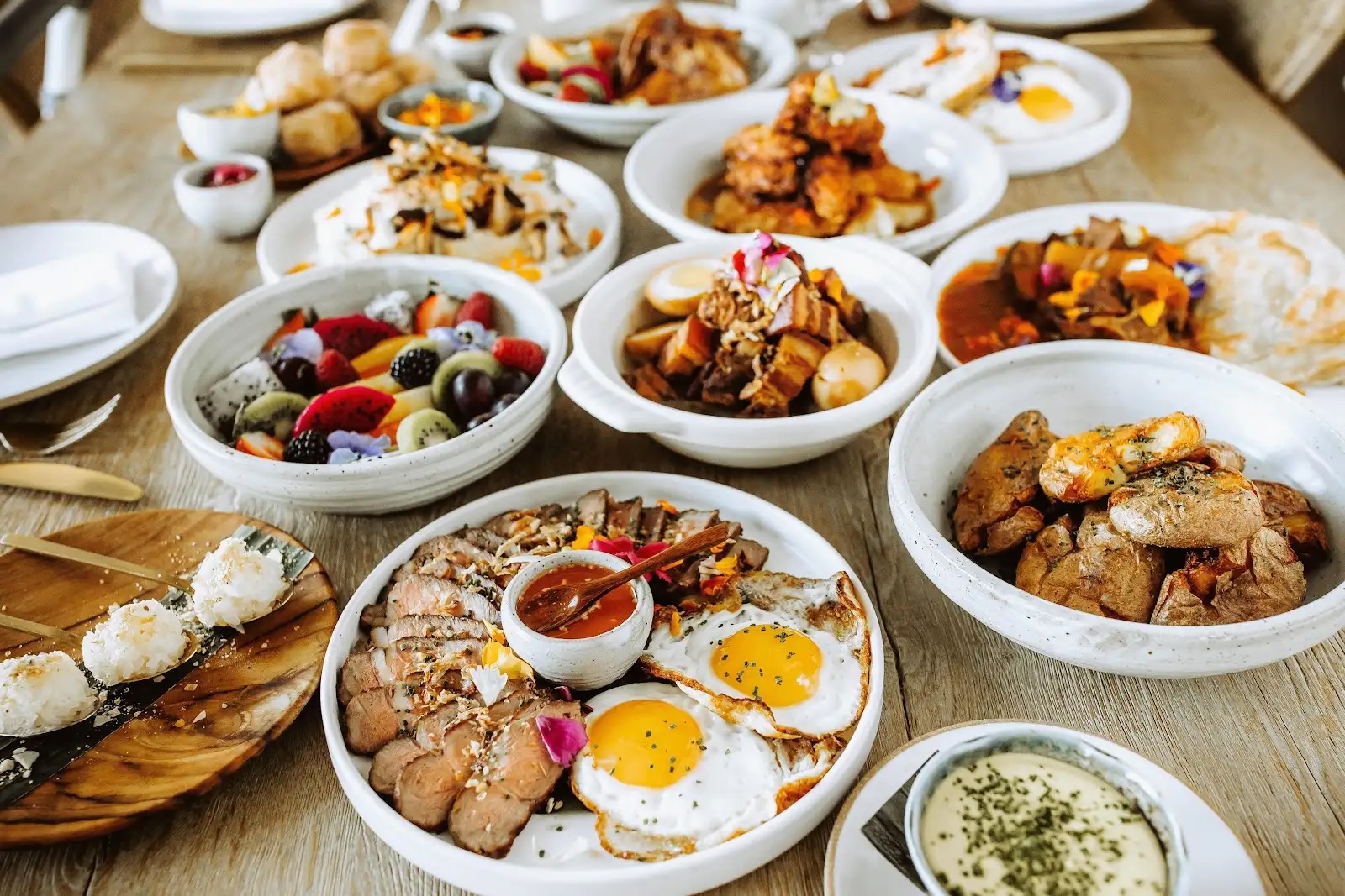 Sunday brunch at Khâluna