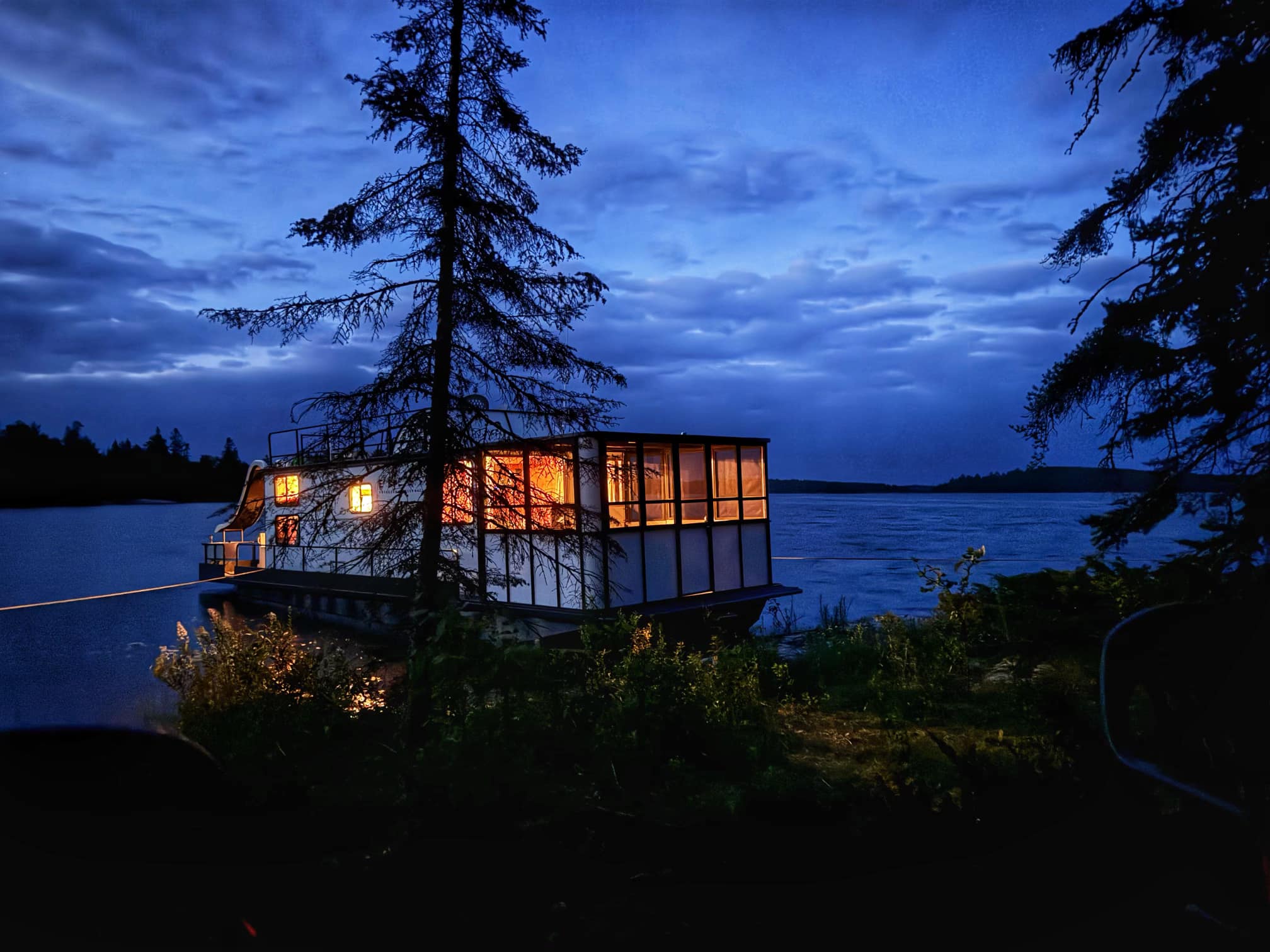 Ebel's Voyageur Houseboats