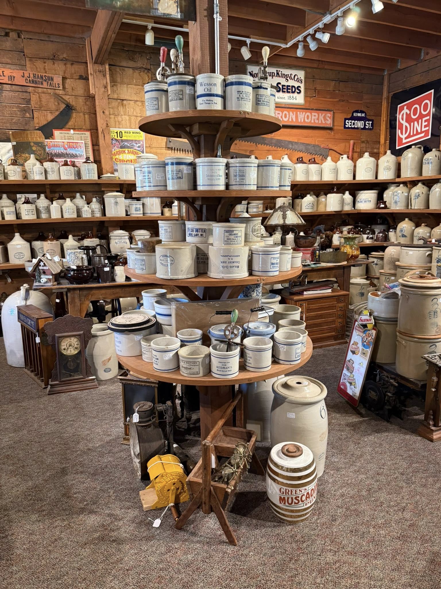 Larry's Jugs &amp; Antiques