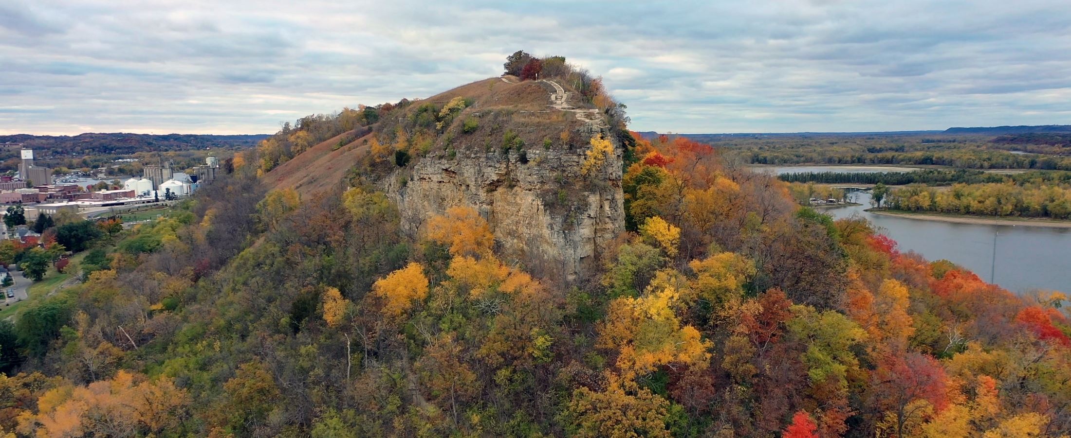 He Mni Can, a.k.a. Barn Bluff