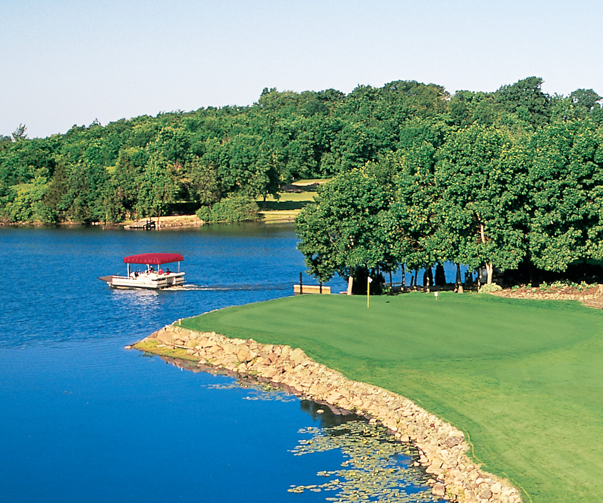 Stonebrooke, Shakopee, Minnesota Golf course information and reviews.