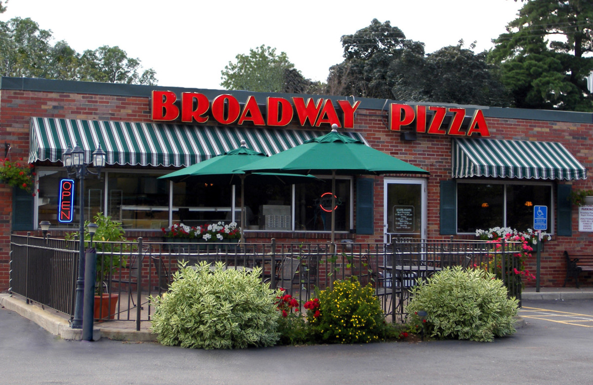 Broadway Pizza | Explore Minnesota