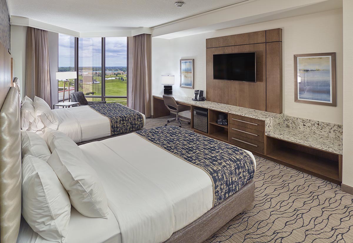 hotels by mystics lake casino