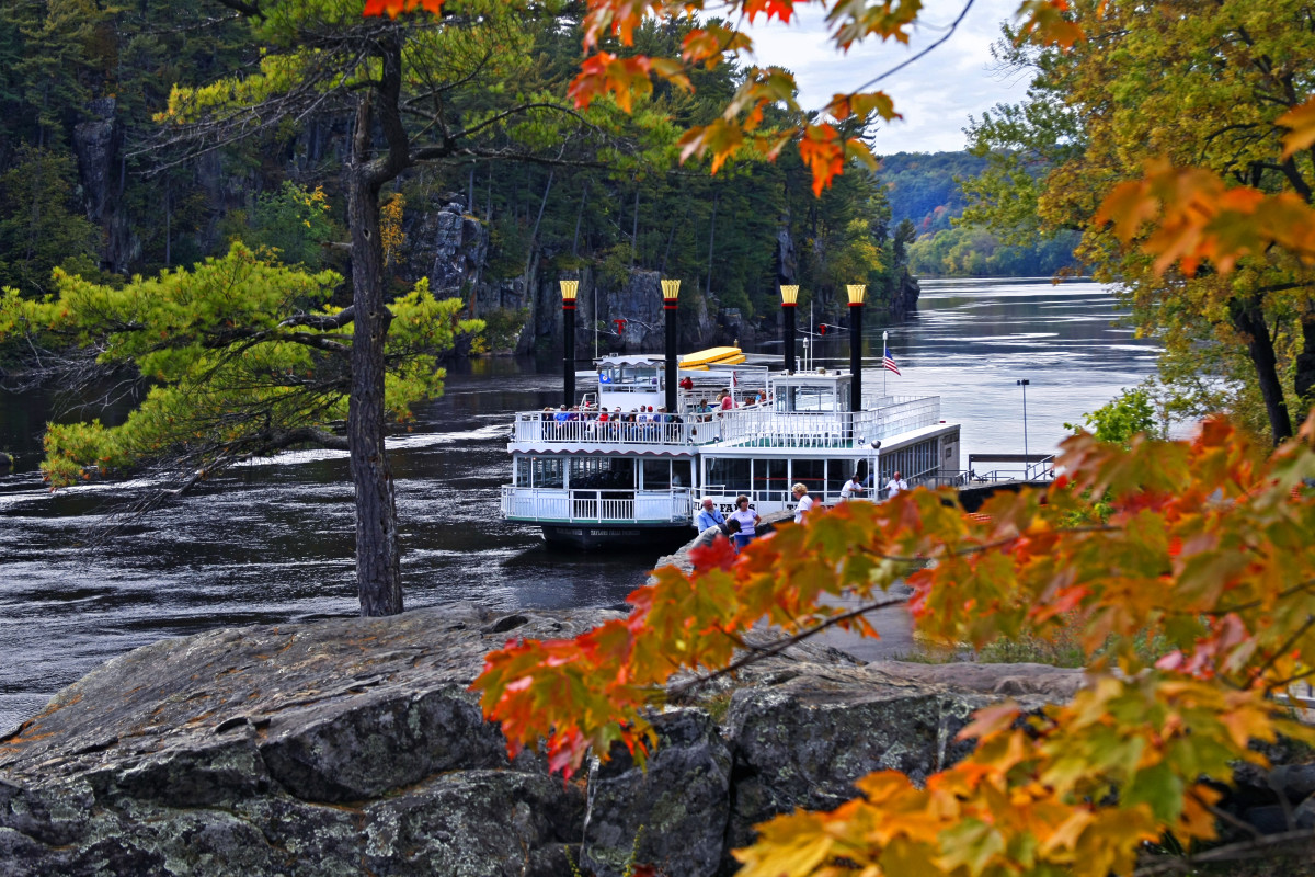 taylors falls riverboat rides