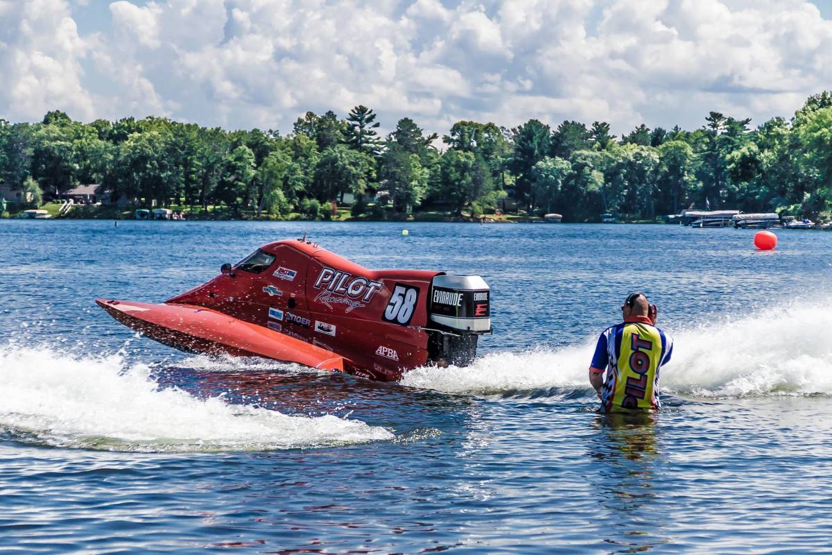 Power Boat Races Explore Minnesota