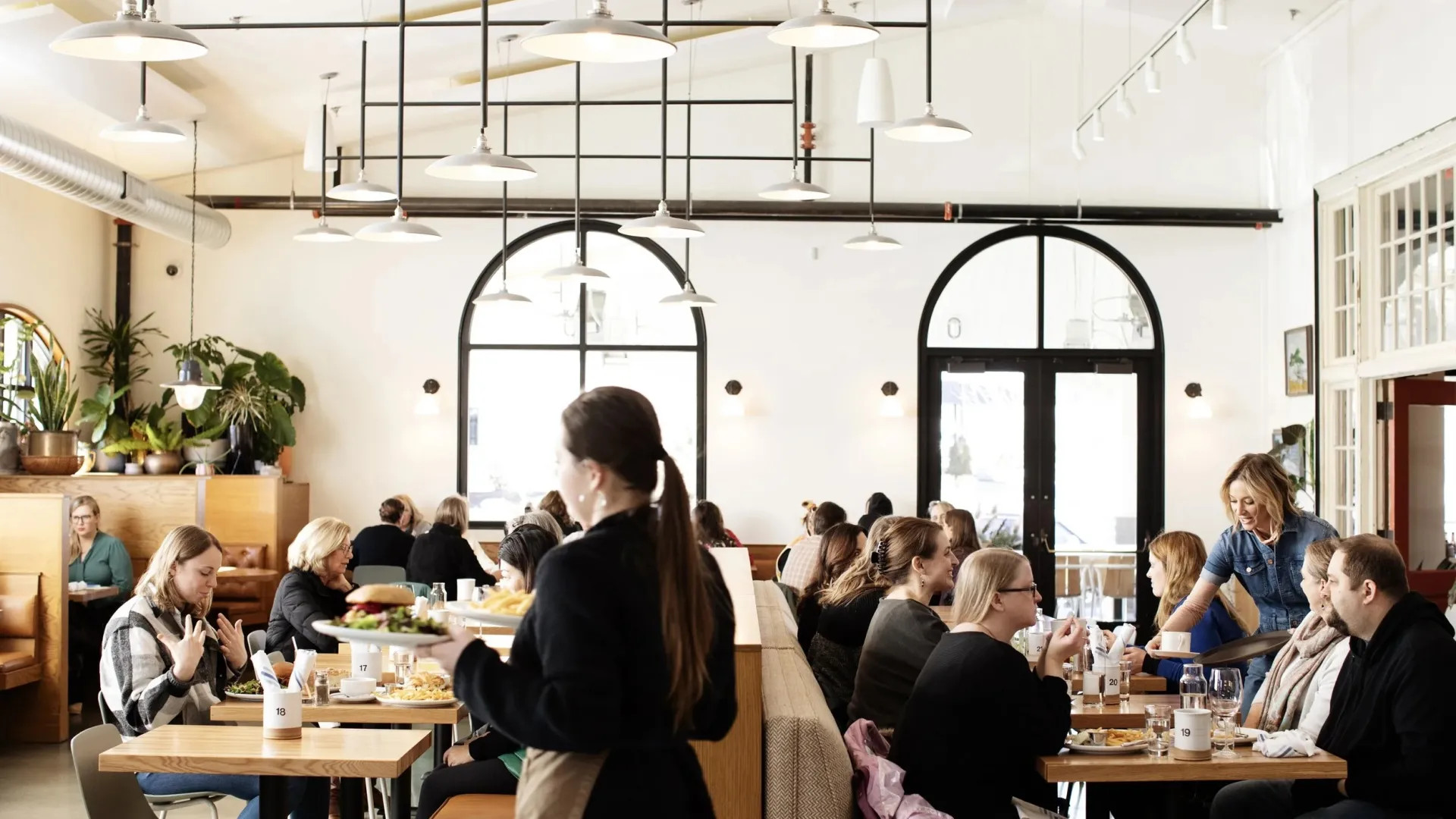 The breakfast crowd at Churchill St.