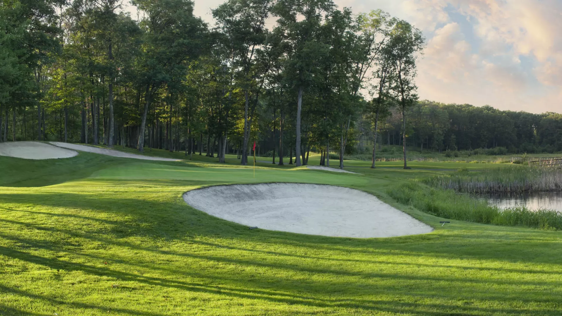 Panoramic shot of Hole 17 at Madden's Resort