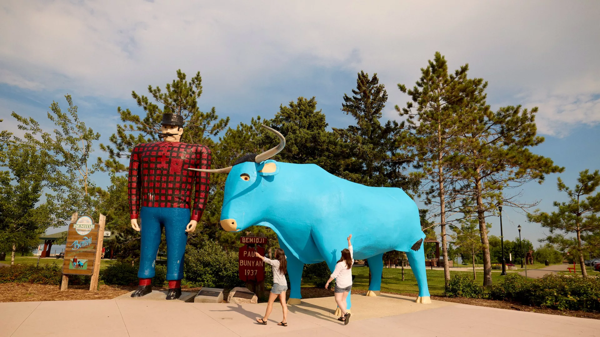 Paul Bunyan and Babe in Bemidji