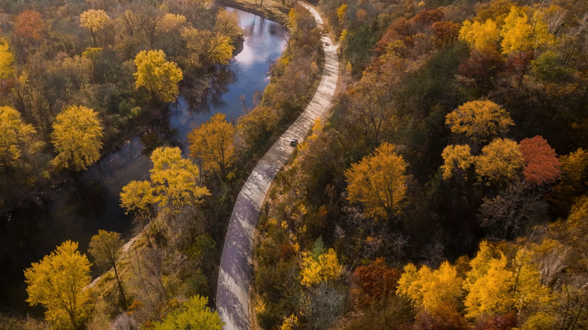 An aerial shot of a fall drive through Frontenac State Park