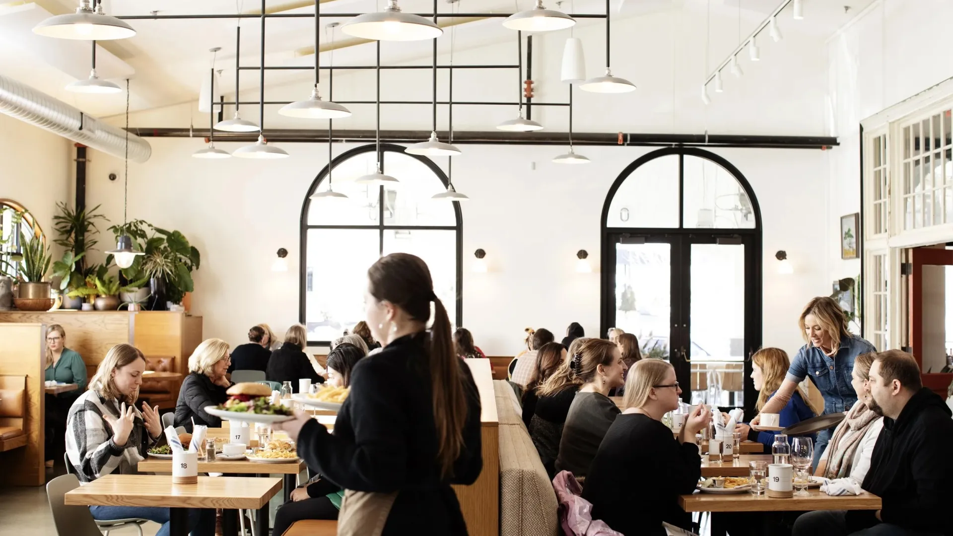 The breakfast crowd at Churchill St.