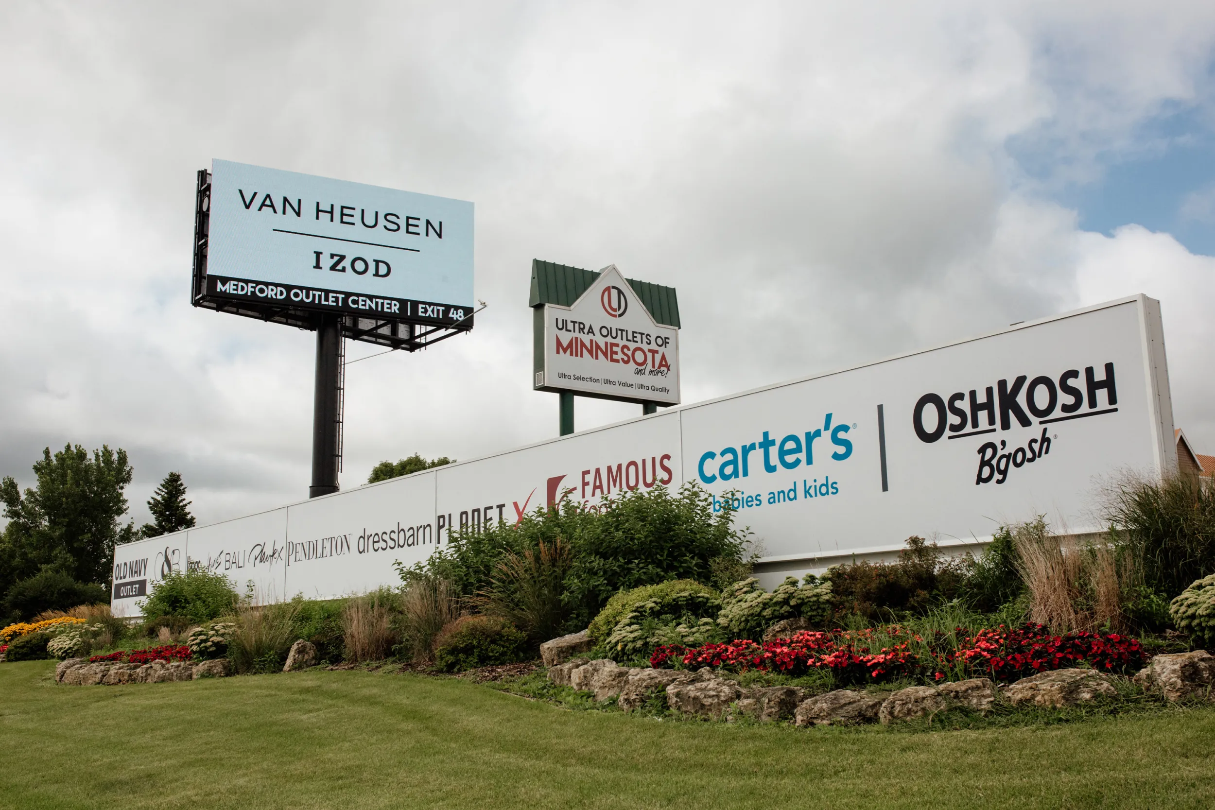 Ultra Outlets shopping center