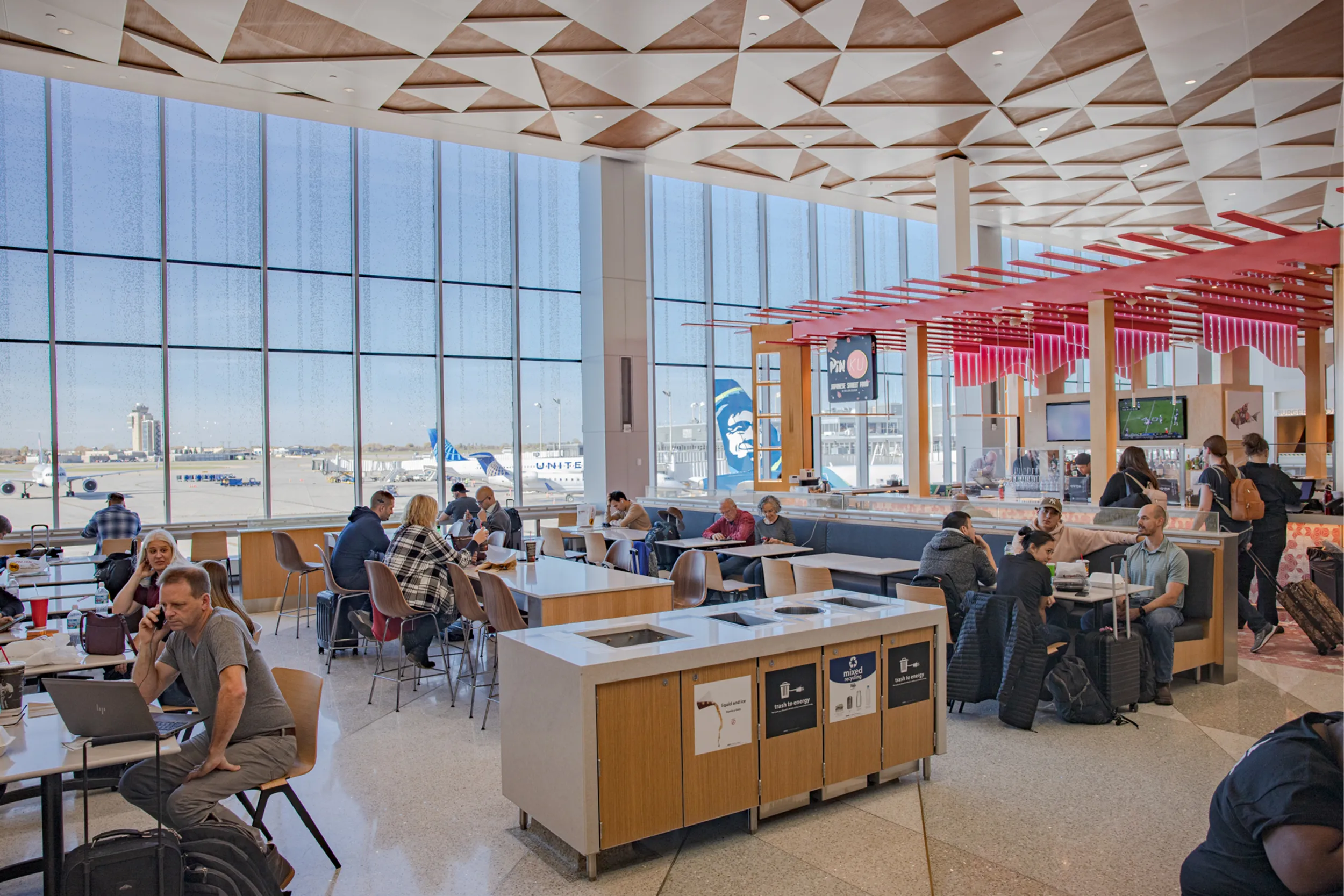 MSP Airport main mall food court