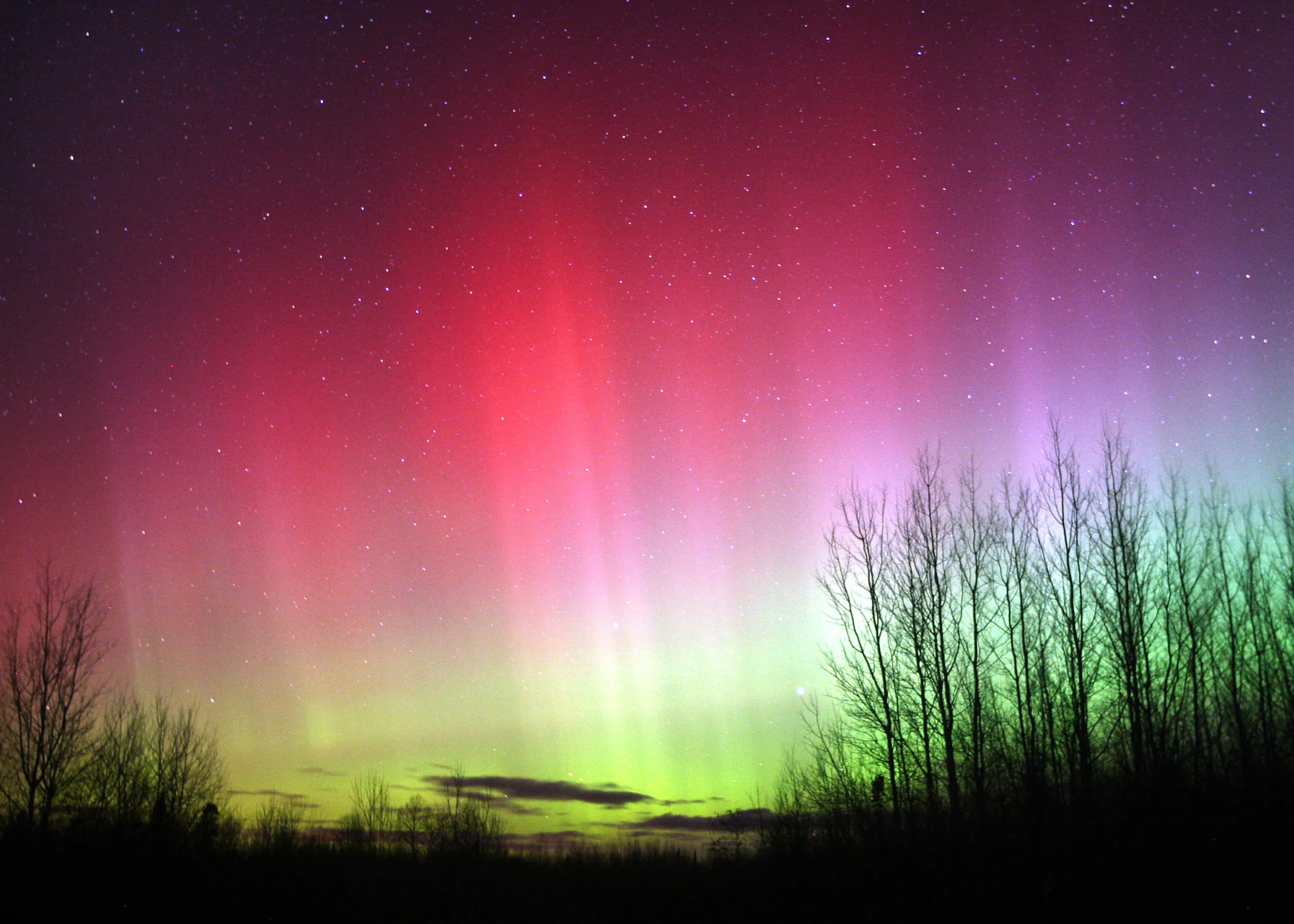 Red Aurora Borealis rays