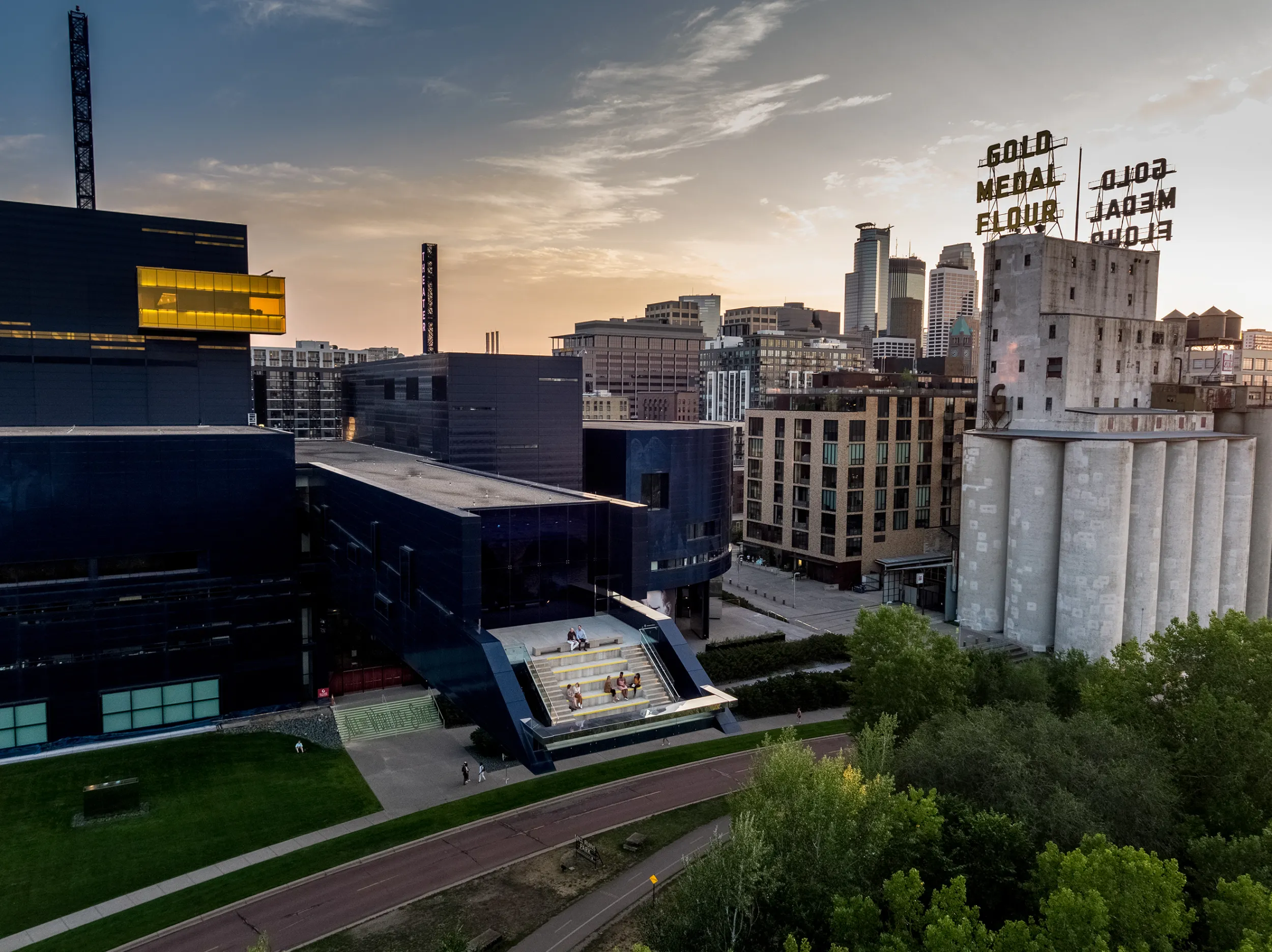 Minneapolis skyline, Guthrie Theater