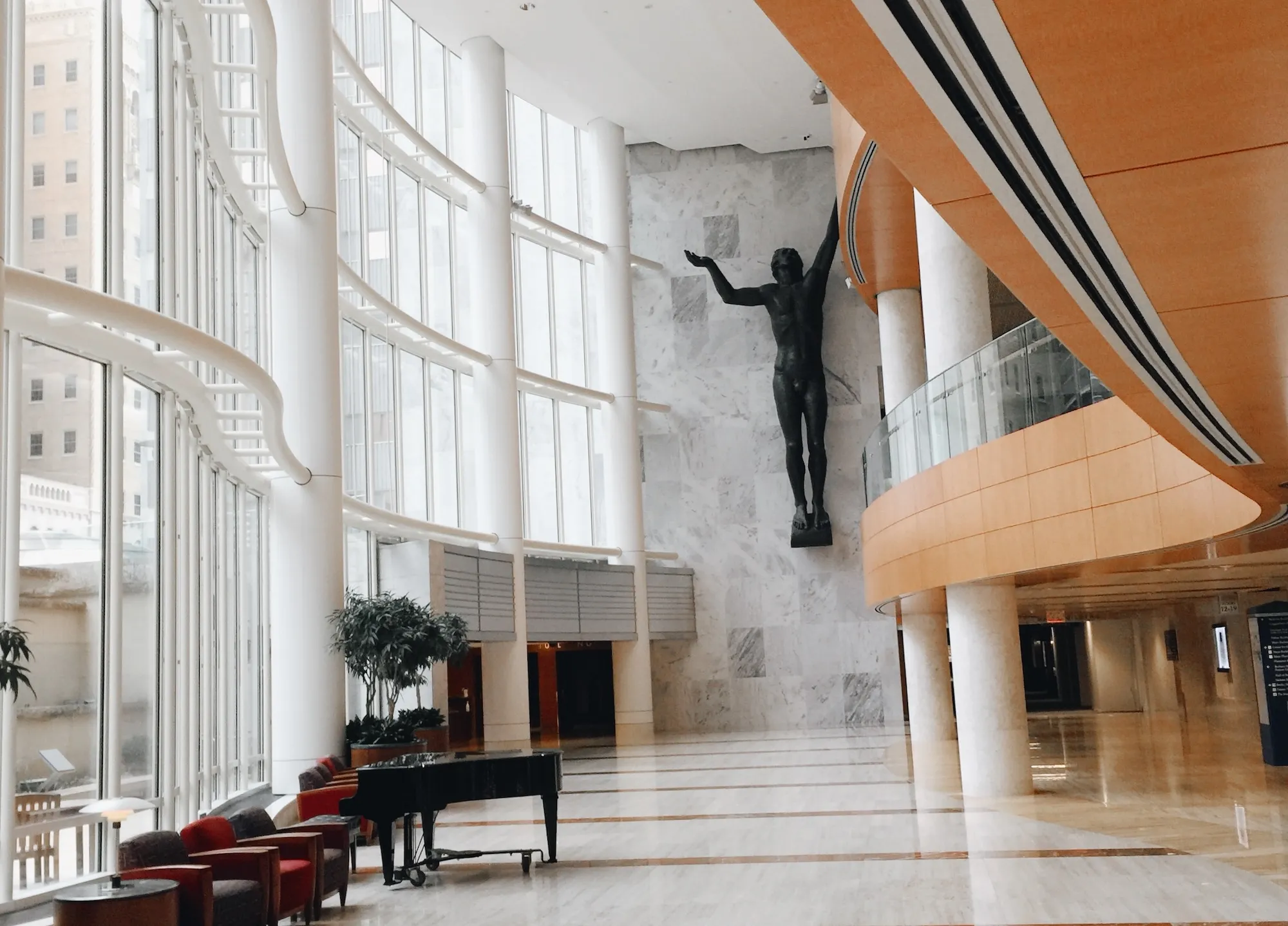 The foyer of the Mayo Clinic's Gonda Building