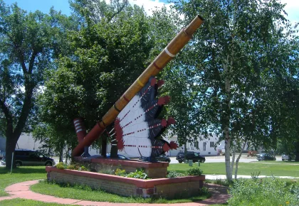 Giant Native American pipe statue in Pipestone