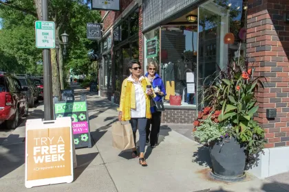 Women on Grand Avenue in St. Paul