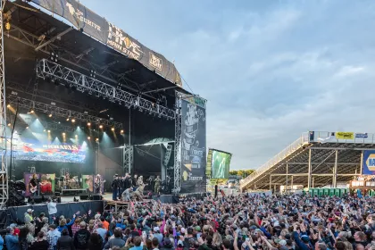 Lakes Jam music festival crowd