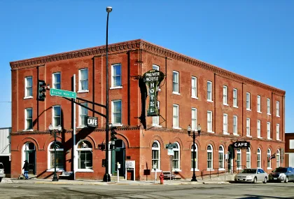 Exterior of the Palmer House Hotel