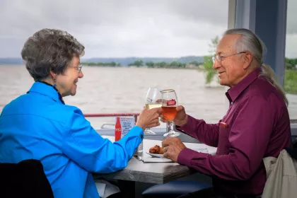 Kelly's Lake House Bar and Grill