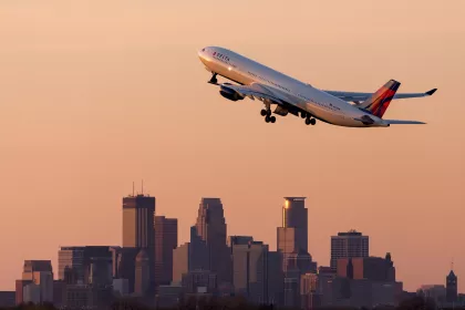Delta plane flying over Minneapolis