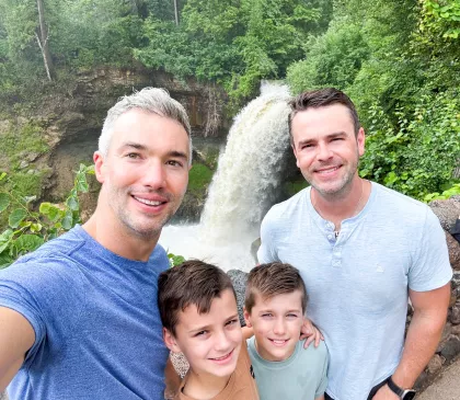 2 Dallas Dads at Minnehaha Falls
