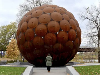 Robert Smart's "Ethos" sculpture