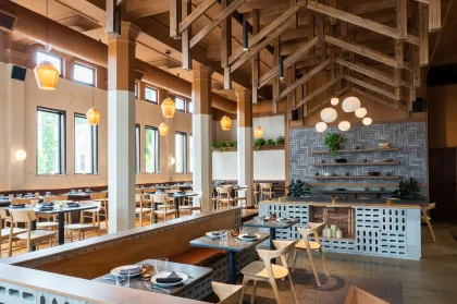 The dining room at Vinai