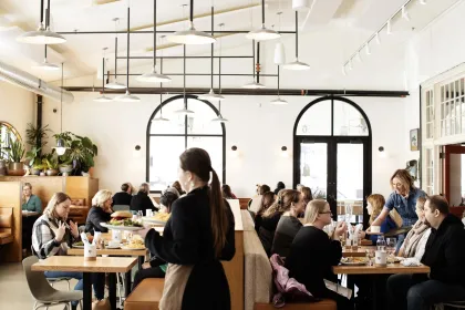 The breakfast crowd at Churchill St.
