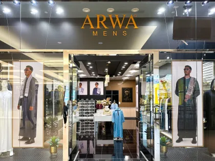 Arwa Mens at Mall of America