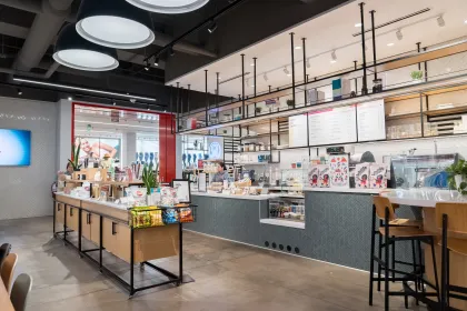 Lululemon's in-store cafe at Mall of America