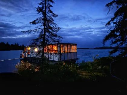 Ebel's Voyageur Houseboats