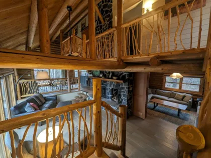 Log Cabin on Lake Saganaga