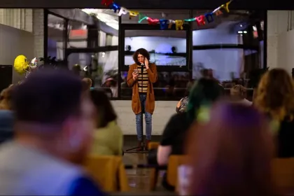 A reading at Queermunity