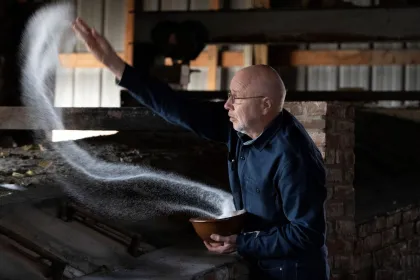 Richard Bresnahan purifying his wood-fired kiln with salt
