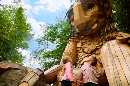 Thomas Dambo's Barefoot Frida troll in Detroit Lakes